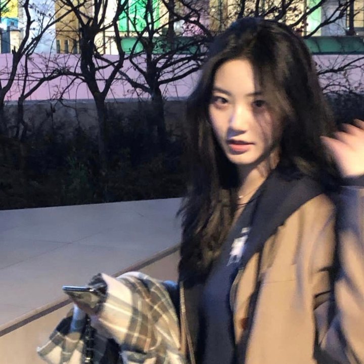 送报女孩