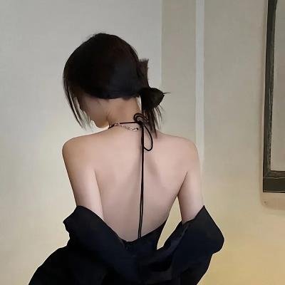 圈养的妇女